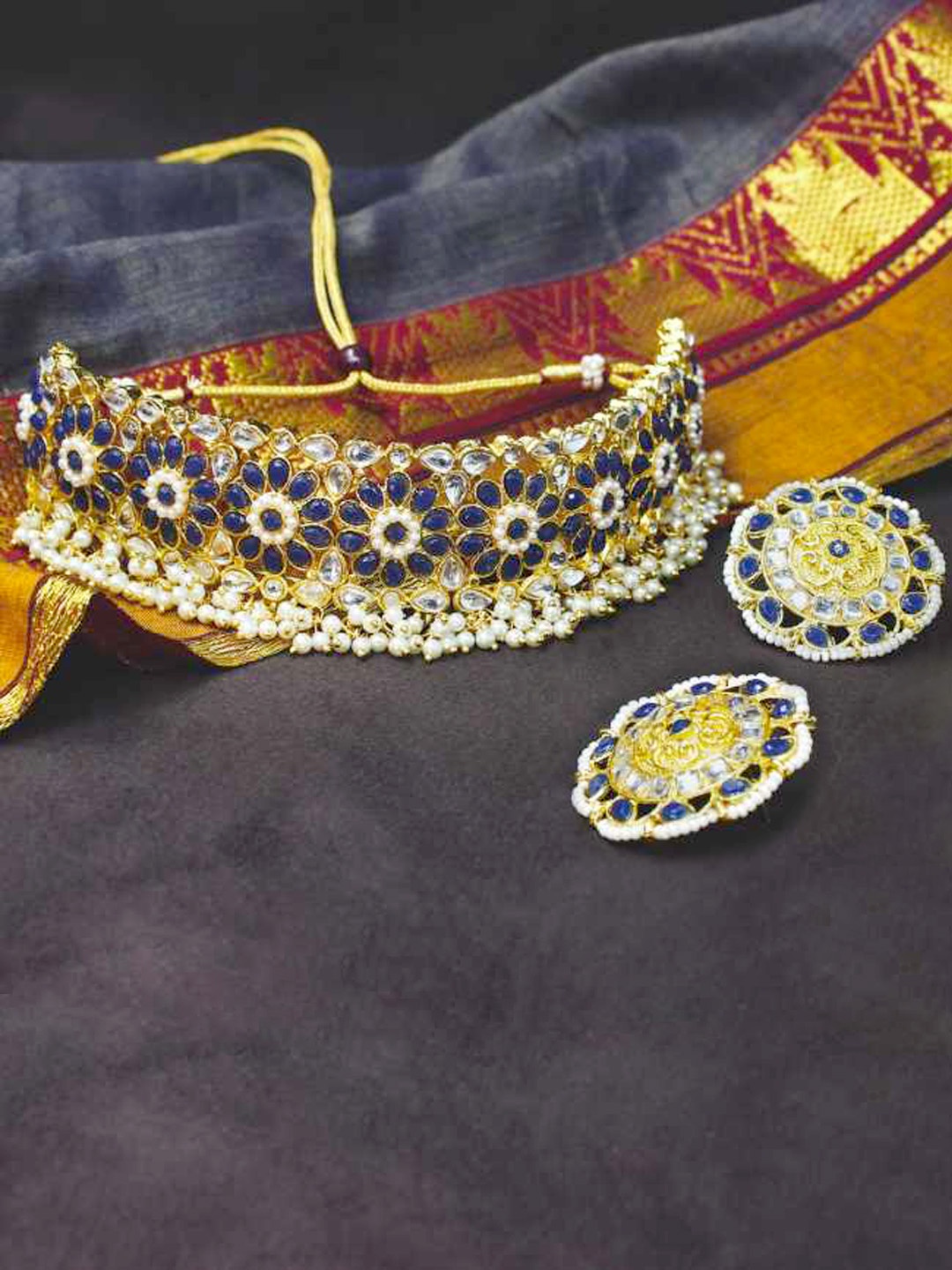 

SAIYONI Gold-Plated Blue & White Kundan-Studded Jewellery Set