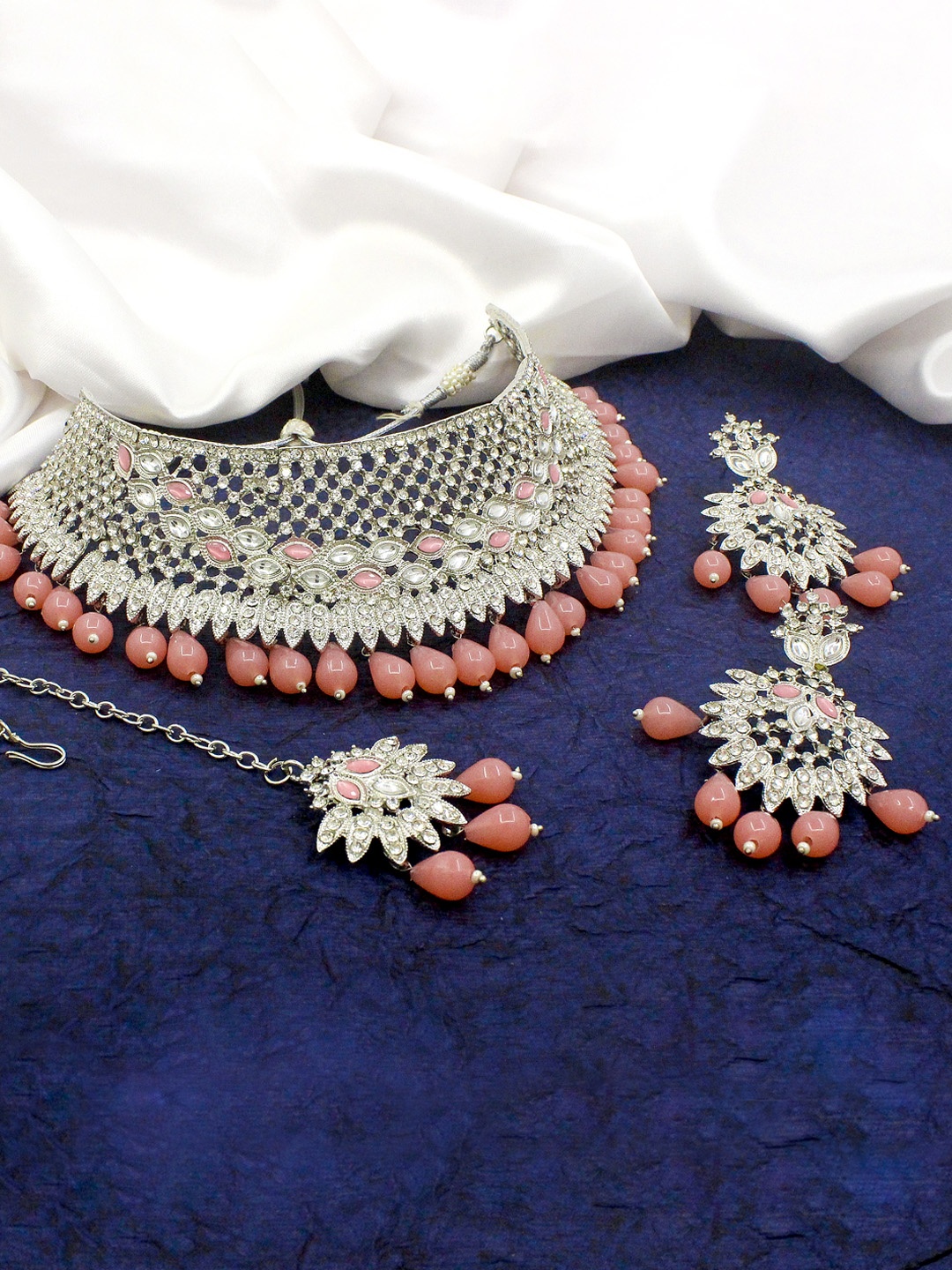 

SAIYONI Silver-Plated Peach & White Kundan-Studded Jewellery Set