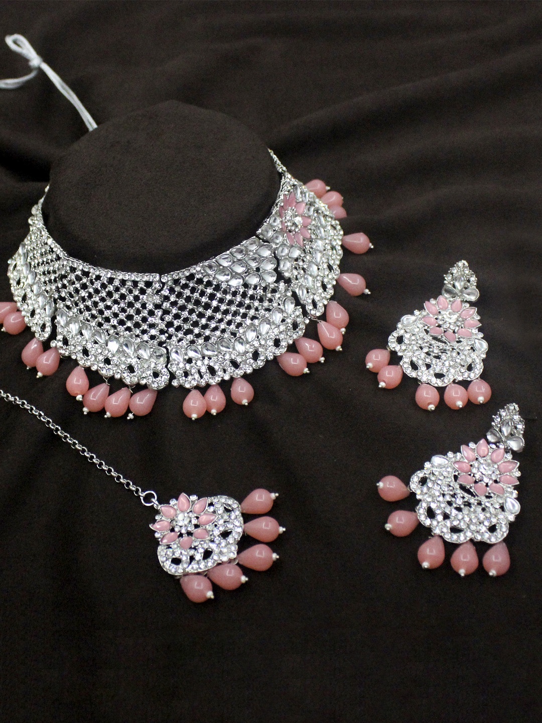 

SAIYONI Silver-Plated Peach Kundan Studded Choker Jewellery Set