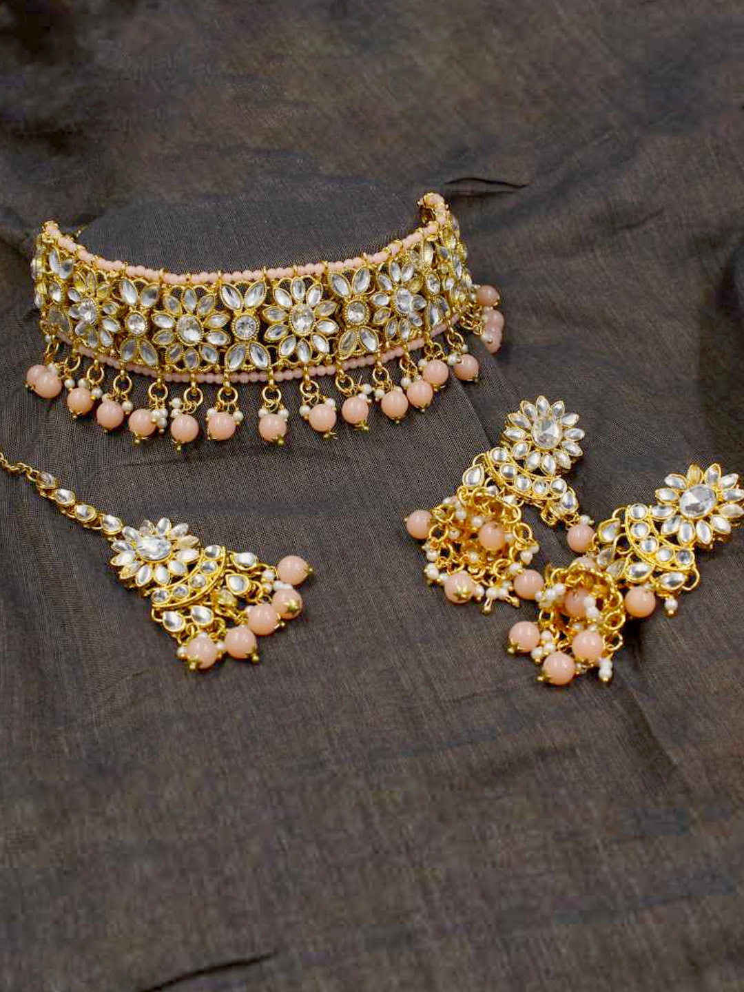 

SAIYONI Gold-Plated Peach-Colored & White Kundan-Studded Jewellery Set