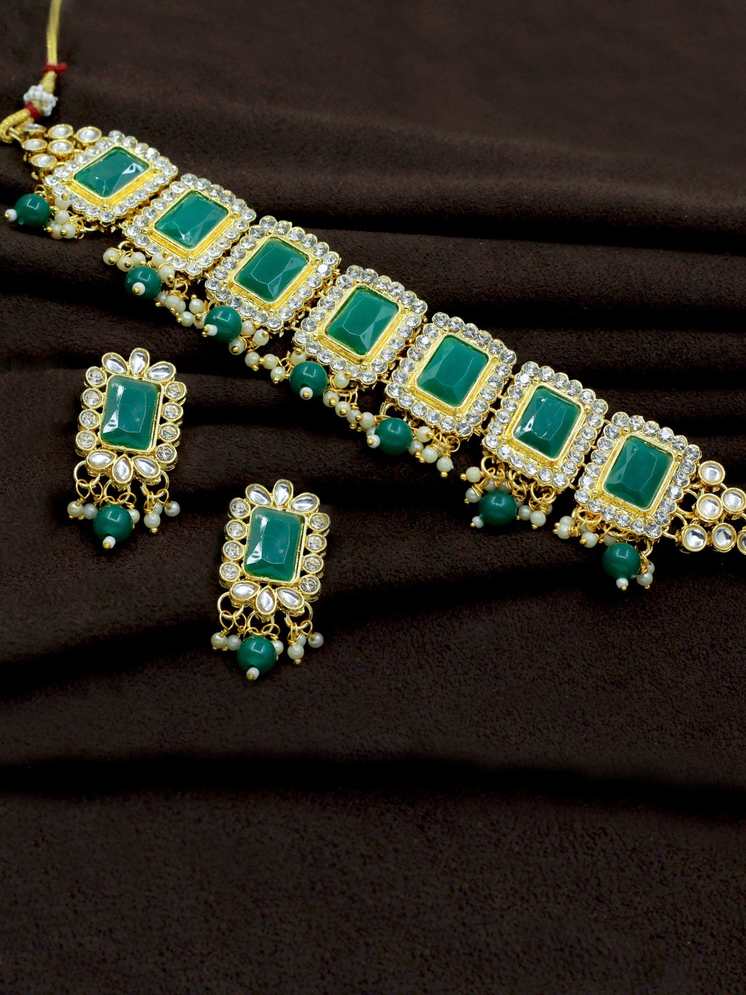 

SAIYONI Gold-Plated White & Green Kundan-Studded & Beaded Jewellery Set