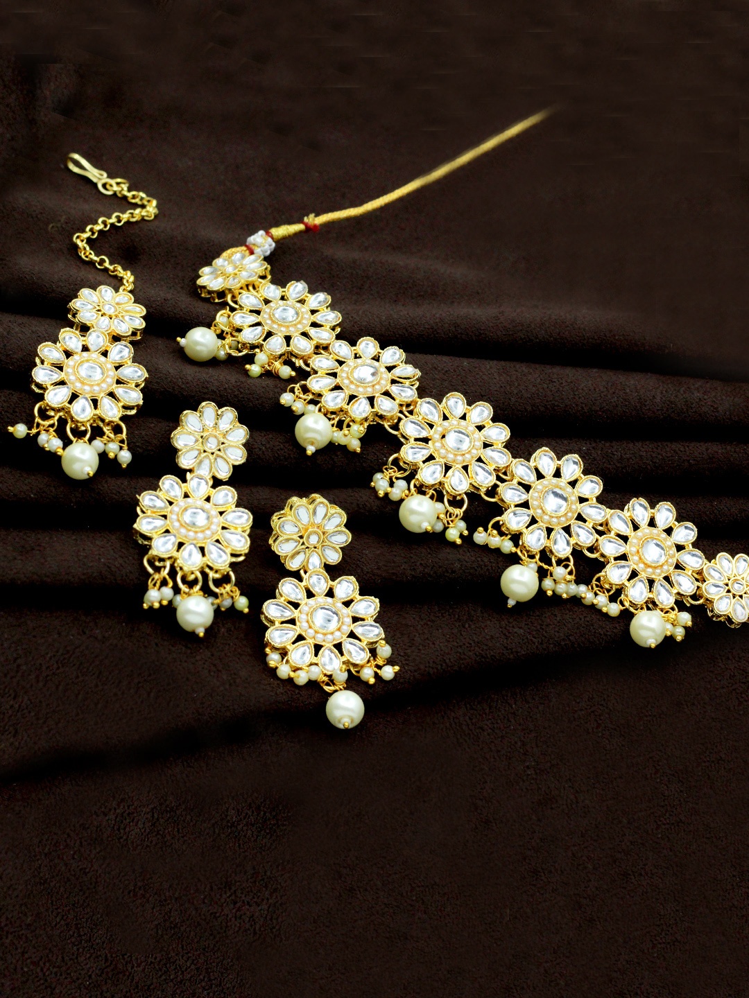 

SAIYONI Gold-Plated White-Coloured Kundan Studded Choker Necklace Set