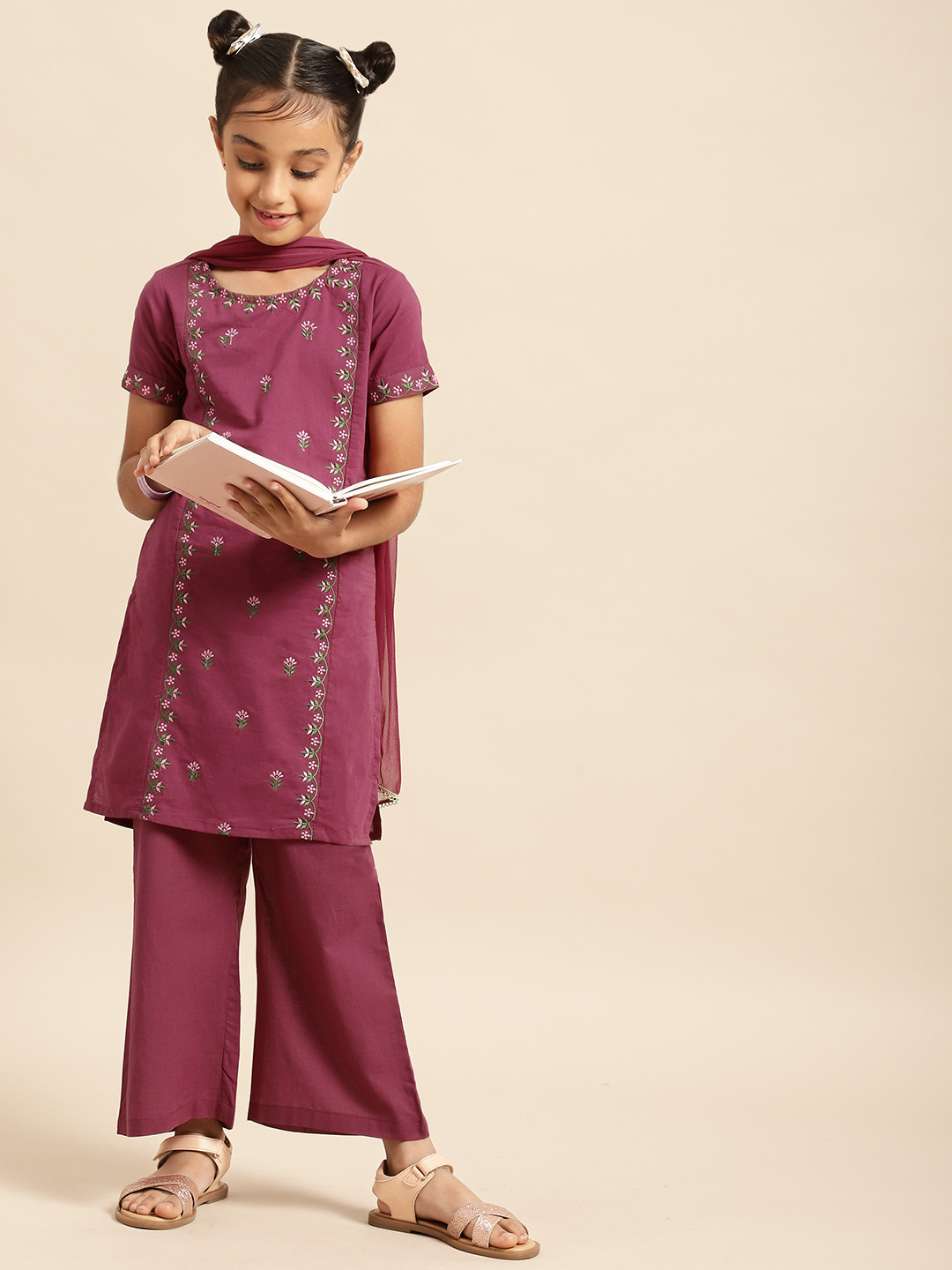 

House of Pataudi Girls Purple Floral Embroidered Pure Cotton Kurta Trousers & Dupatta Set