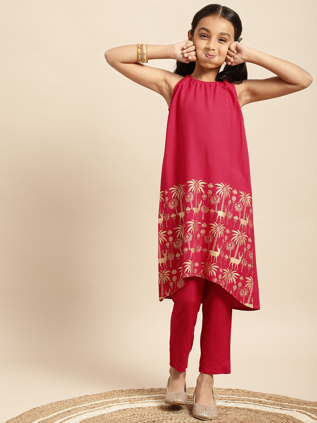 

House of Pataudi Girls Ethnic Motifs Printed Kurta with Trousers, Fuchsia