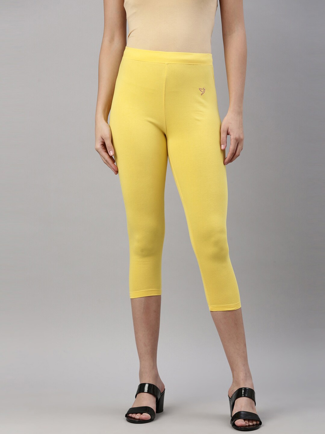 

TWIN BIRDS Women Solid Skinny Fit Three-Fourth Length Stretch Cotton Capri Legging, Yellow