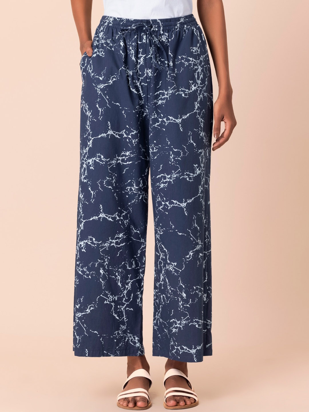 

Earthen BY INDYA Women Blue Floral Printed Trousers