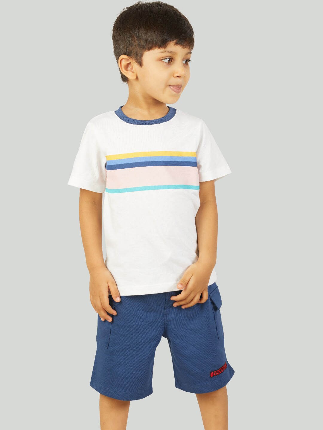 

Zalio Boys White & Navy Blue Printed T-shirt with Shorts