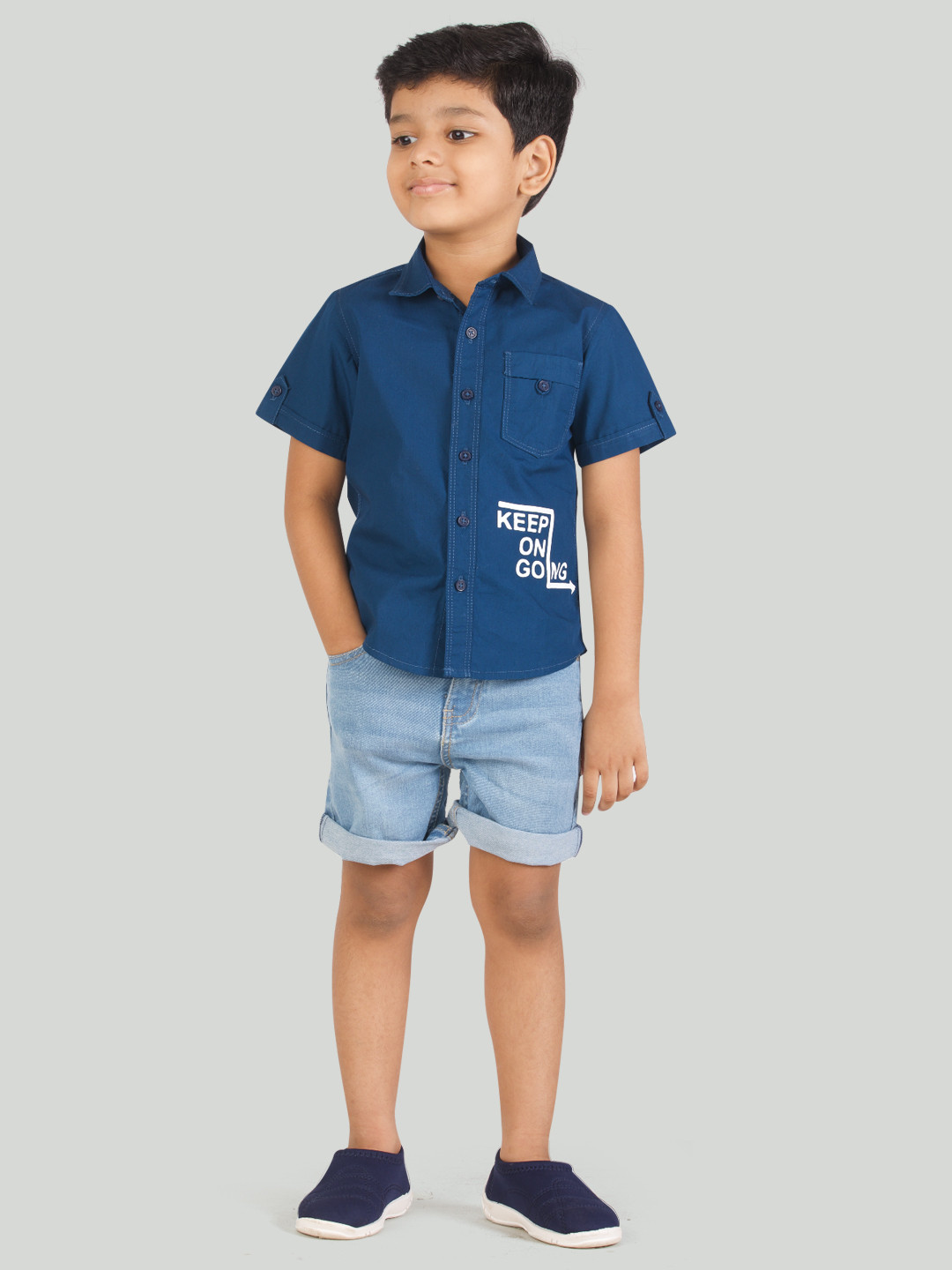 

Zalio Boys Blue Colourblocked Shirt with Shorts