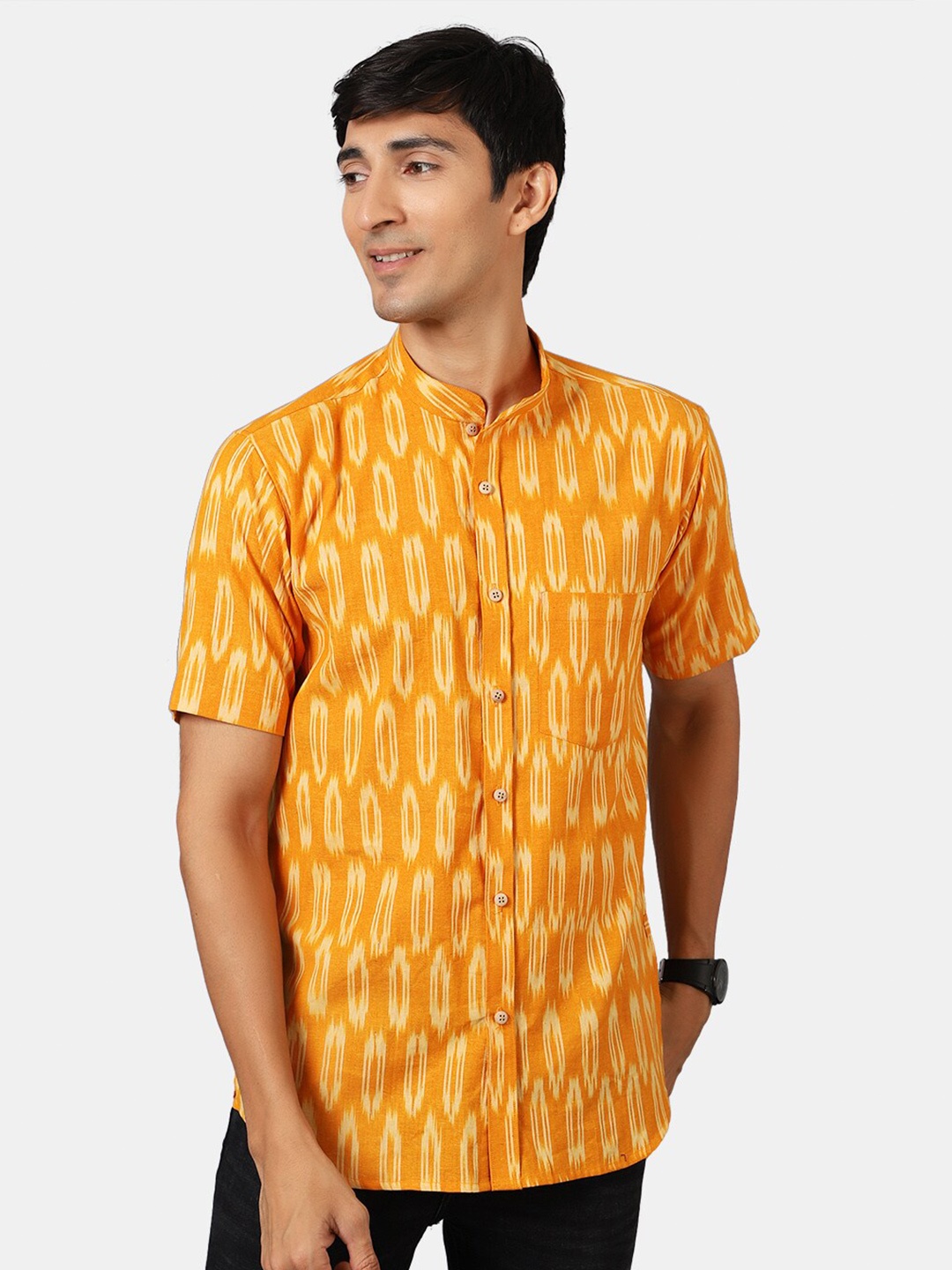 

Wintage Men Yellow Classic Printed Casual Shirt