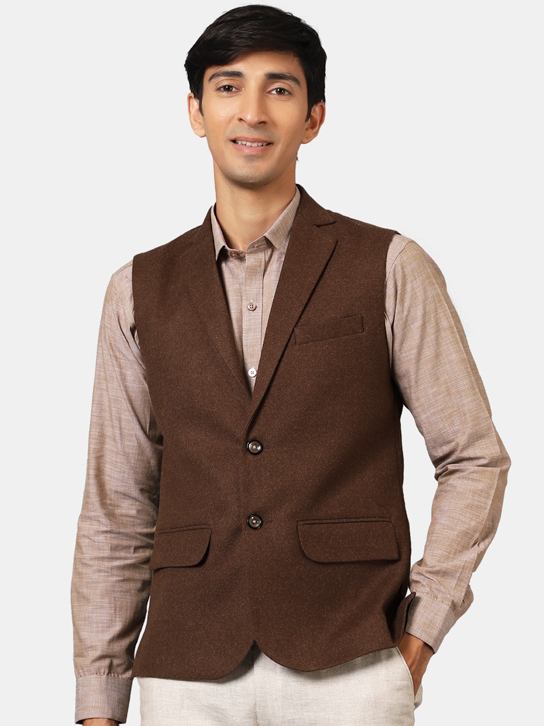 

Wintage Men Brown Solid Regular Fit Waistcoat