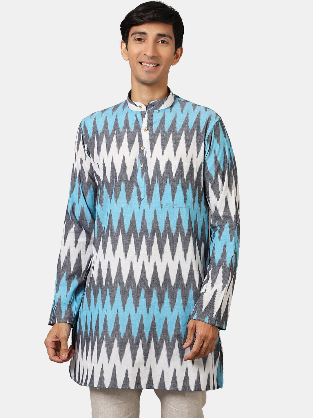 

Wintage Men Multicoloured Geometric Printed Thread Work Kurta, Multi