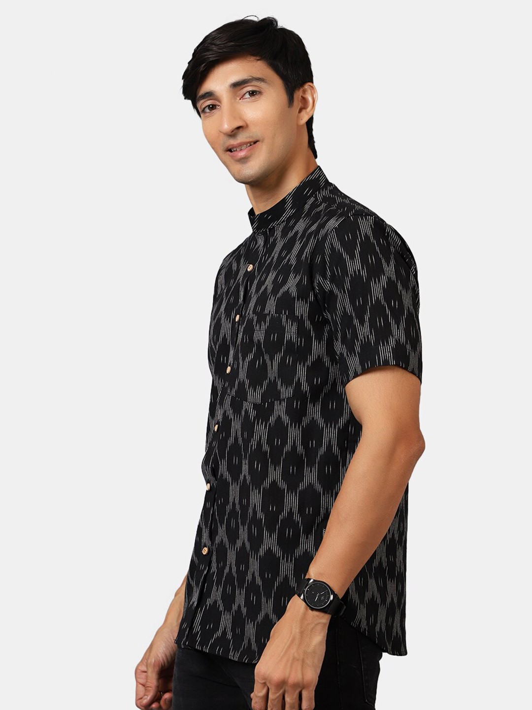 

Wintage Men Black Classic Printed Casual Shirt