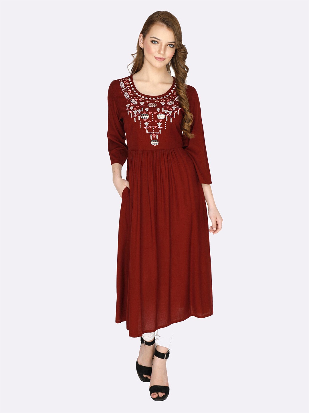 

shashvi Maroon & Maroon Floral Embroidered Thread Work Thread Work Kurti