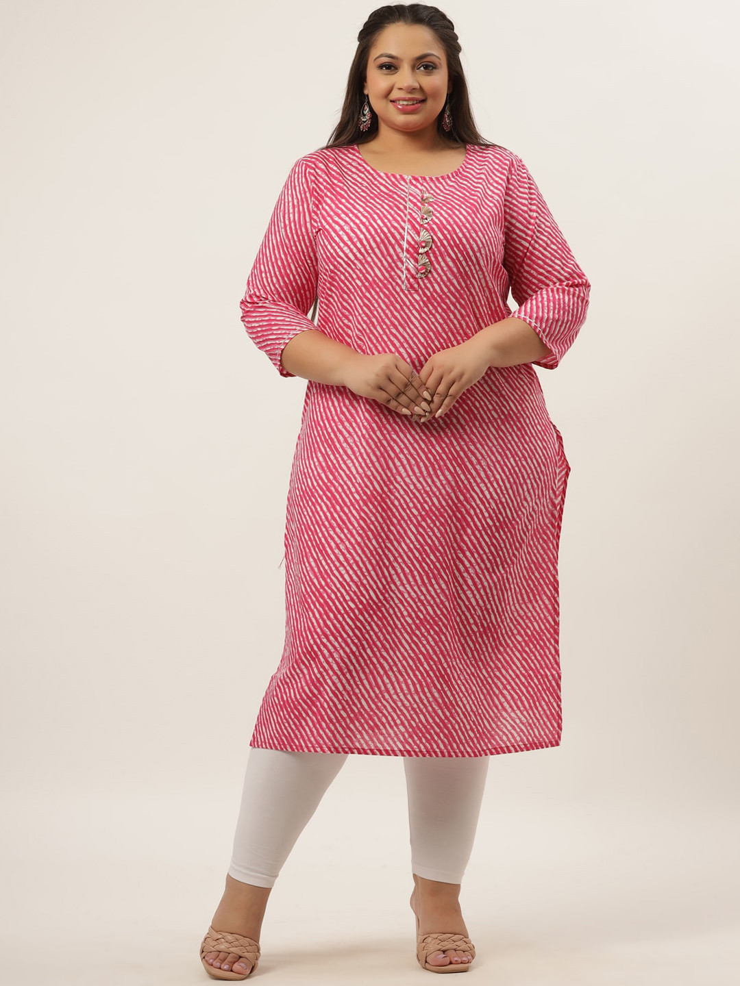 

Yufta Women Pink & White Leheriya Printed Gotta Patti Pure Cotton Kurta
