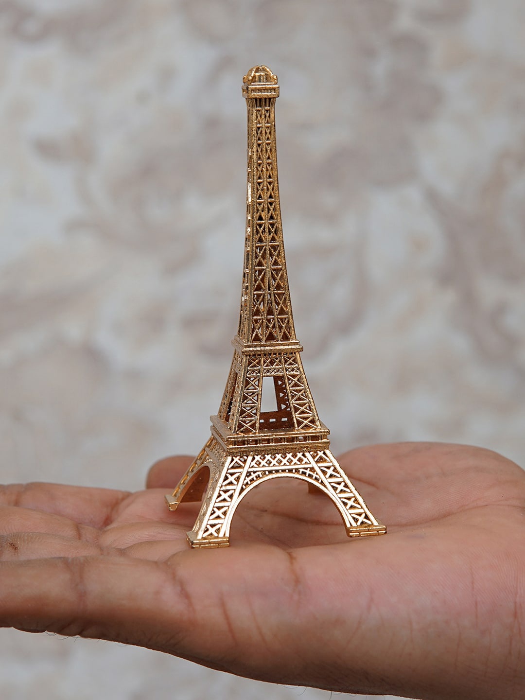 

StatueStudio Gold Toned Dcor Metal Eiffel Tower Showpiece