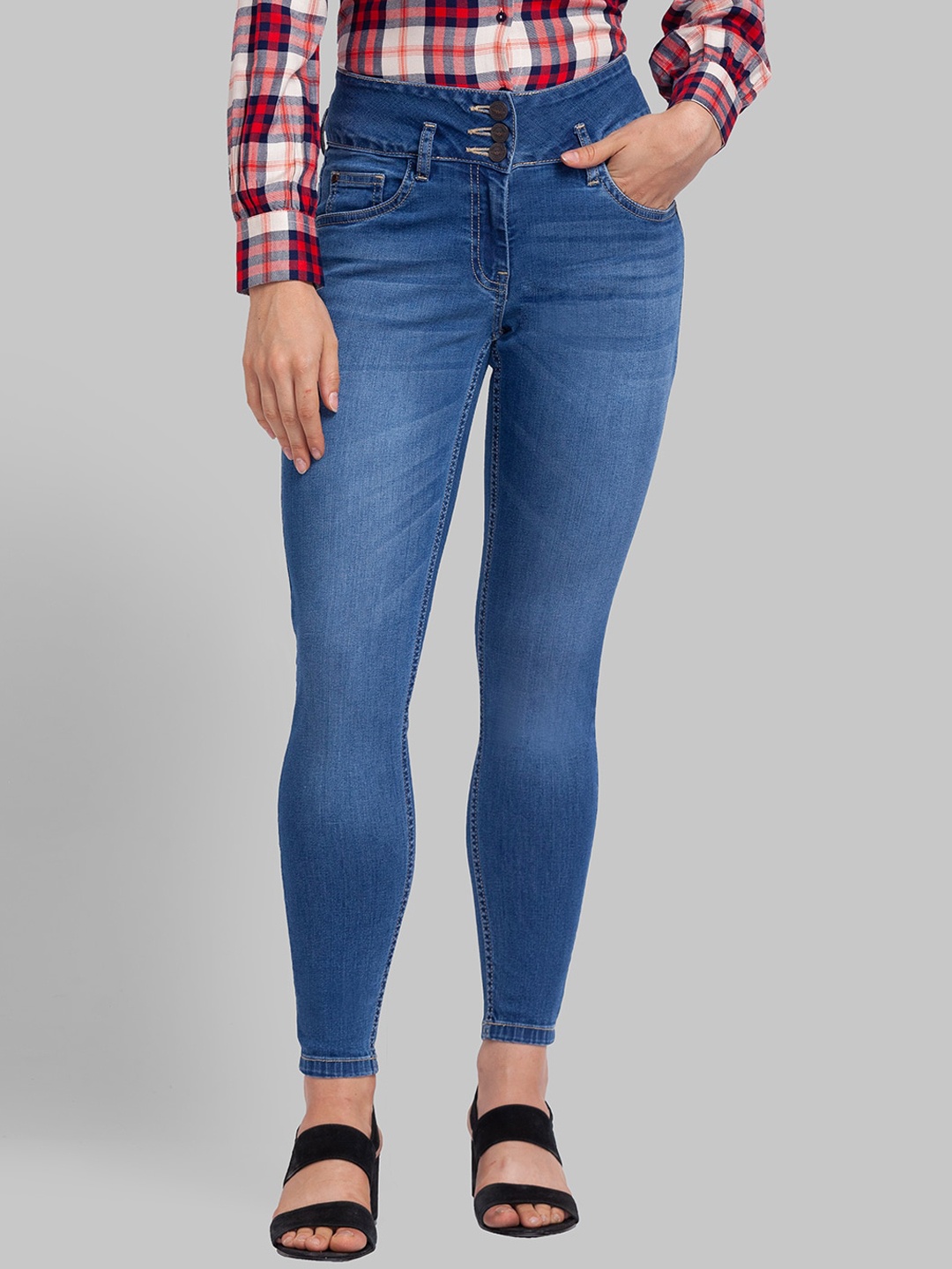 

Park Avenue Women Blue Tapered Fit Light Fade Jeans