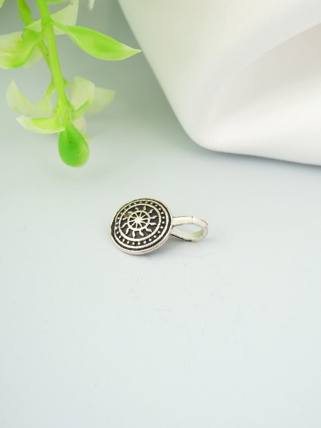 

Urmika Silver-Toned Ethnic Oxidised Nosepin