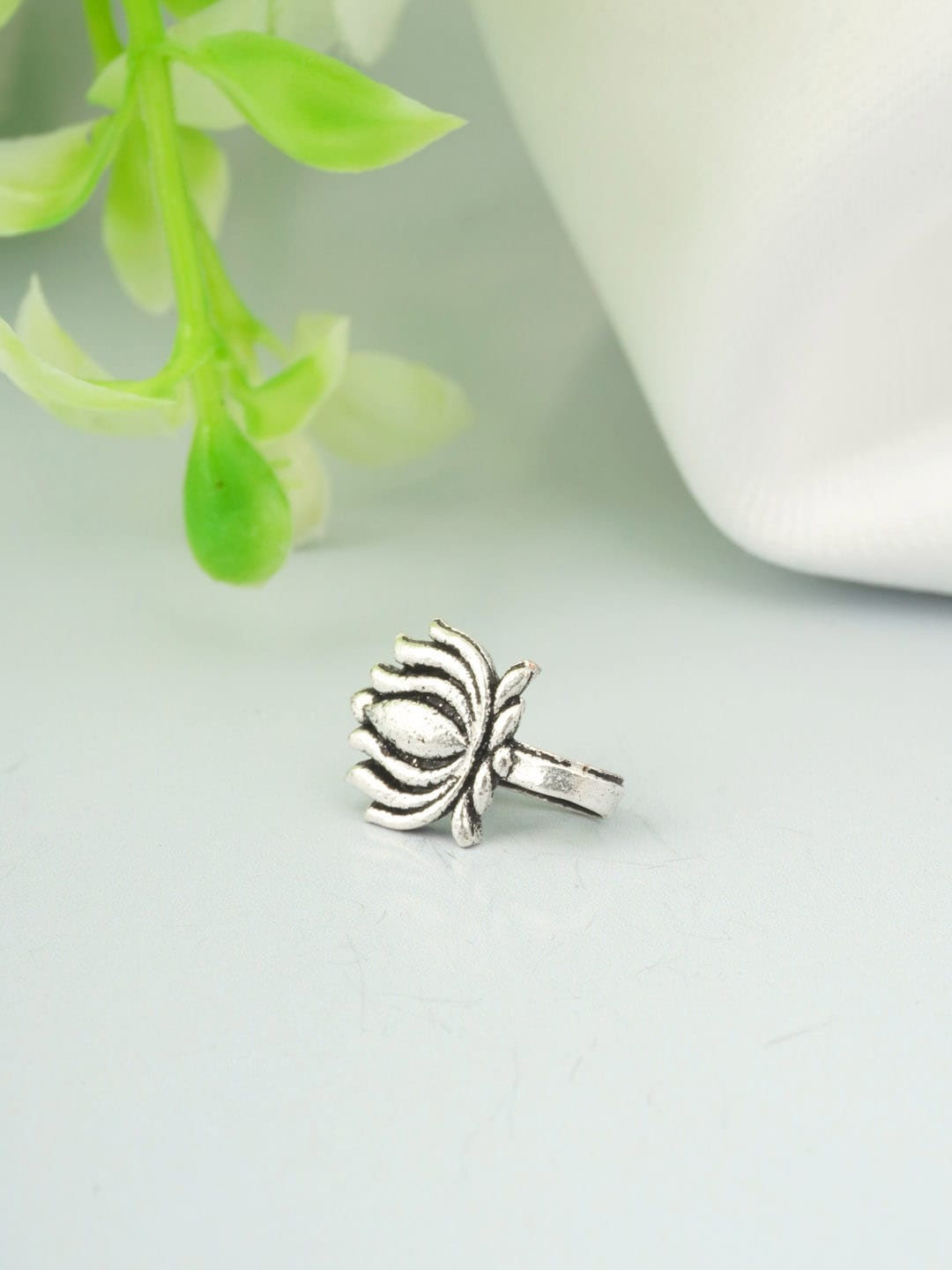 

Urmika Silver-Toned Ethnic Oxidised Nosepin