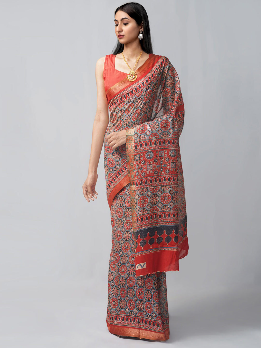 

Unnati Silks Women Multi Sarees, Red