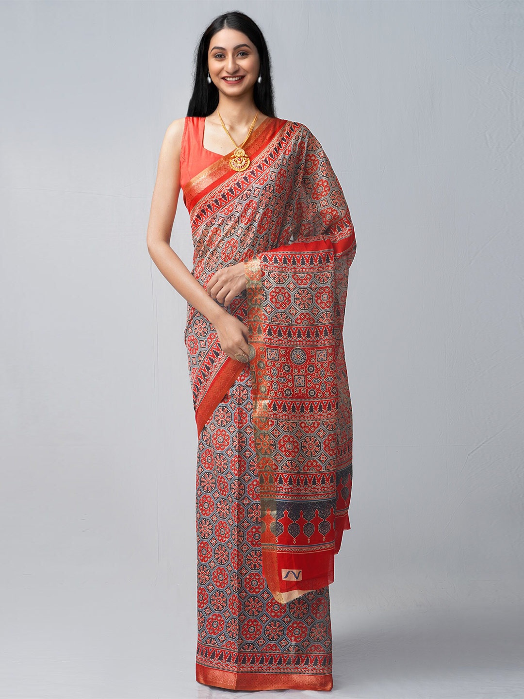

Unnati Silks Women Multi Sarees, Red