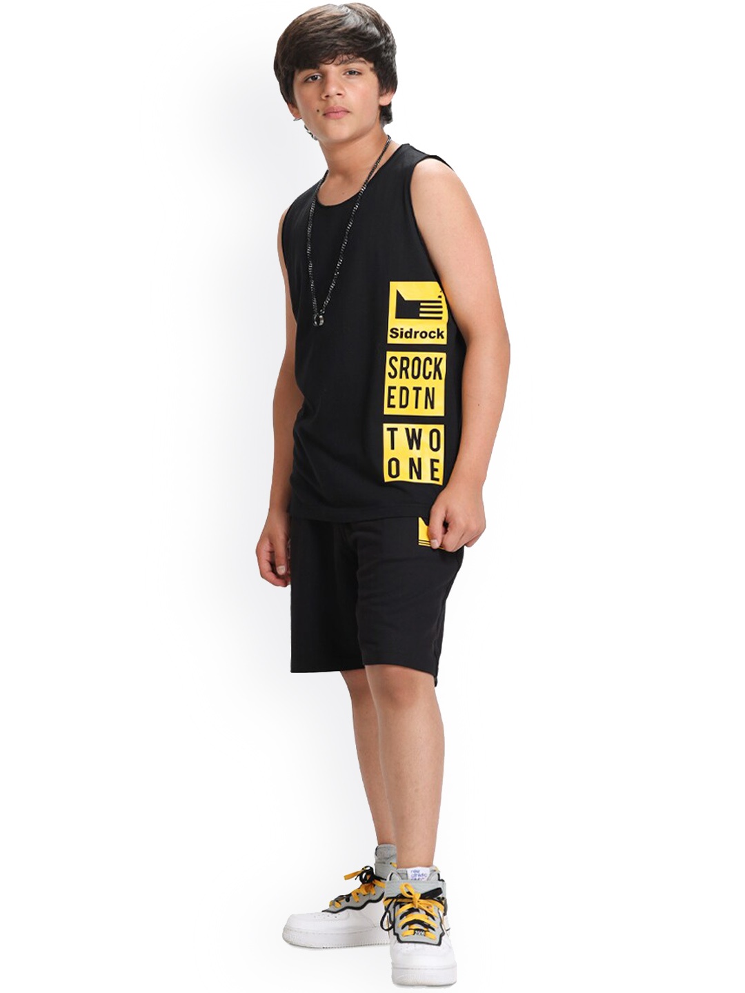 

SIDROCK Boys Black T-shirt with Shorts