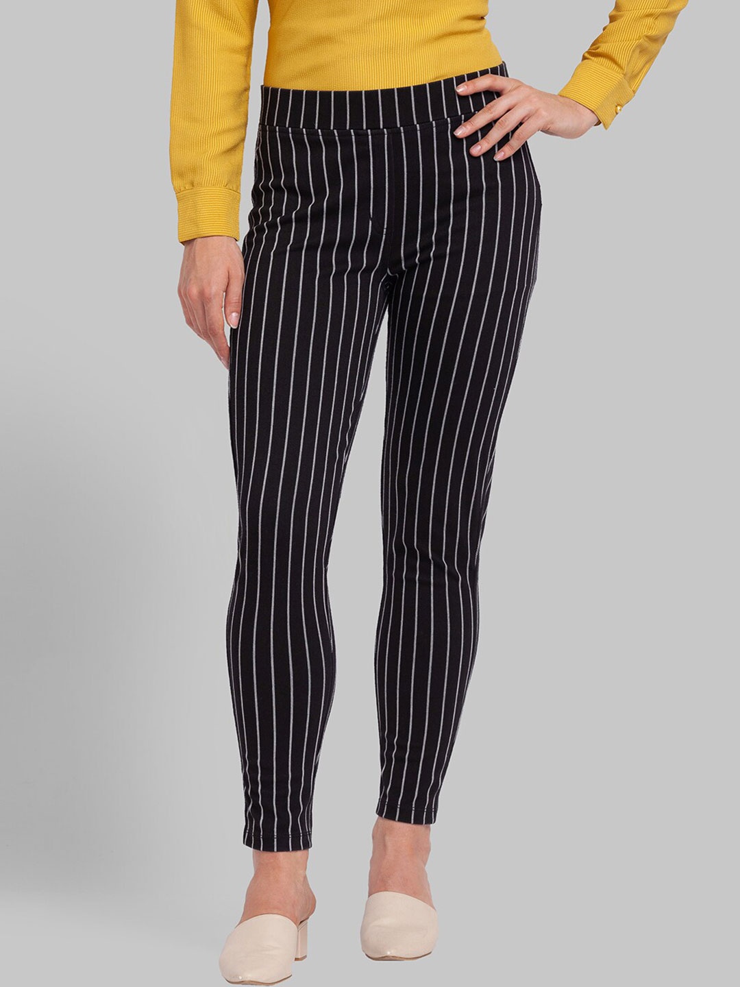 

Parx Women Black Striped Jeggings