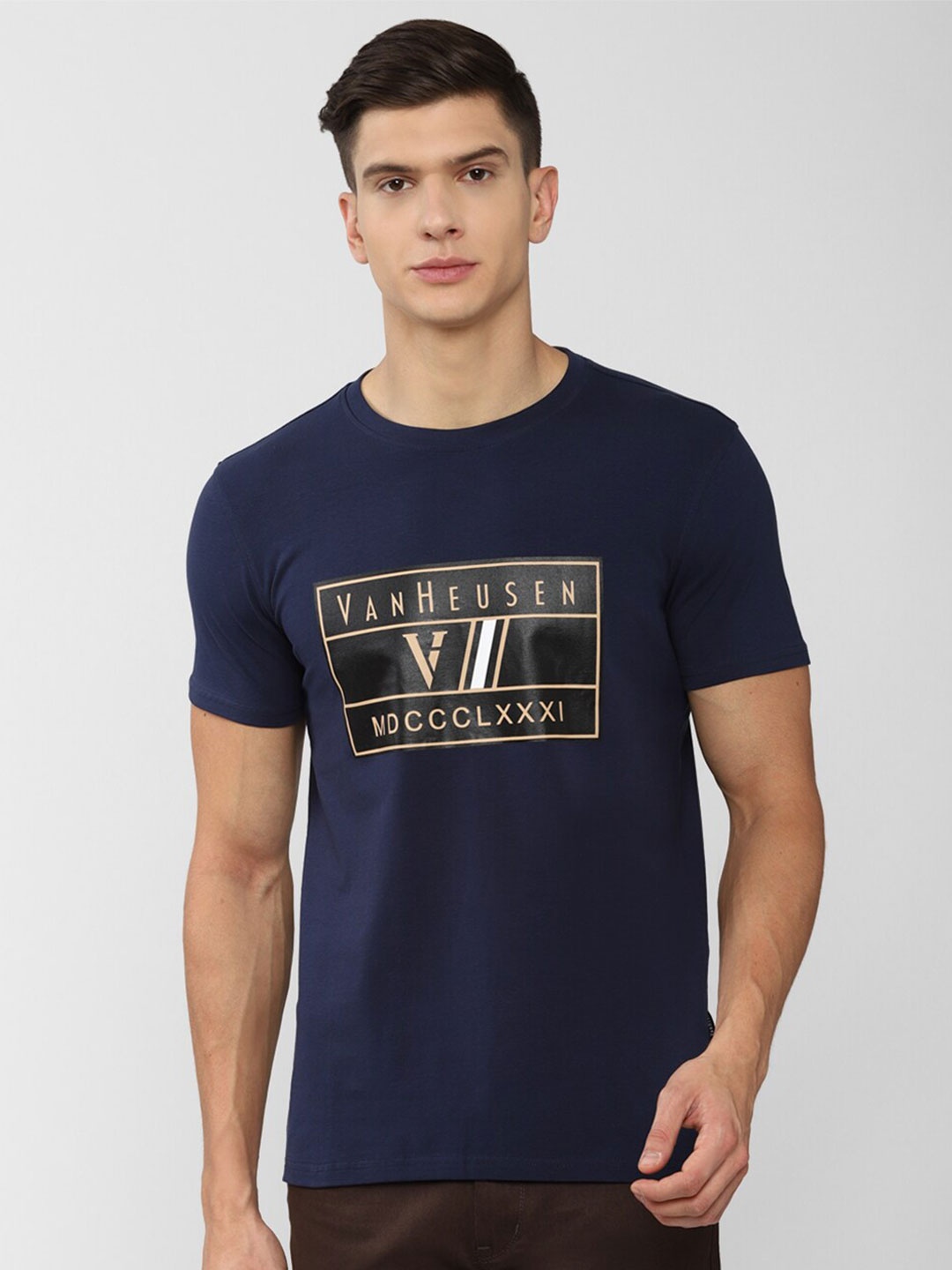 

Van Heusen Sport Men Navy Blue Typography Printed Applique T-shirt