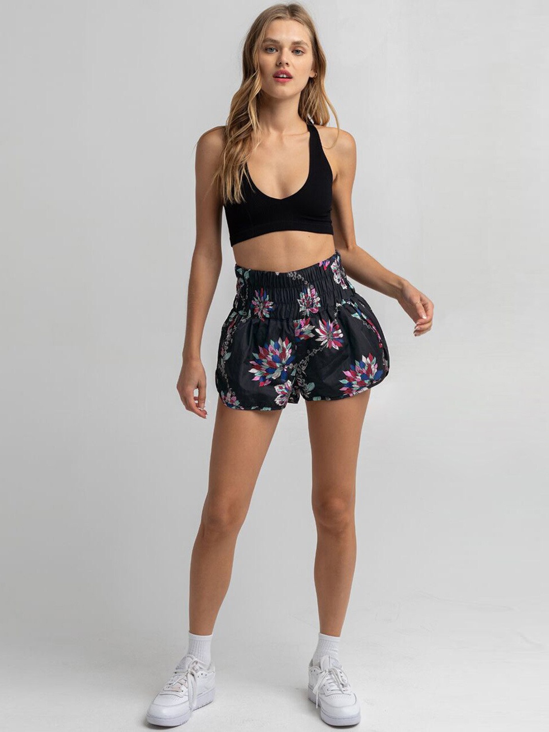

BoStreet Women Black Floral Printed Loose Fit High-Rise Shorts