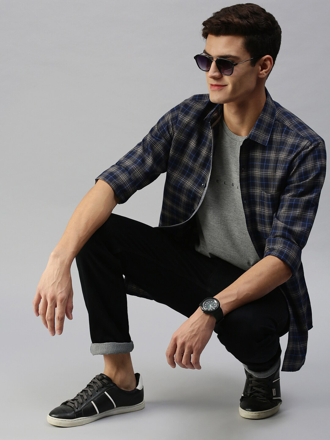 

Sanwara Men Grey Straight Slim Fit Tartan Checks Checked Casual Shirt