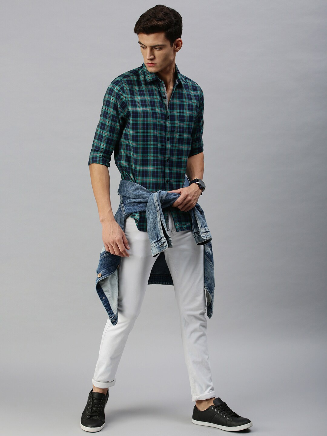 

Sanwara Men Green Straight Slim Fit Tartan Checks Checked Casual Shirt