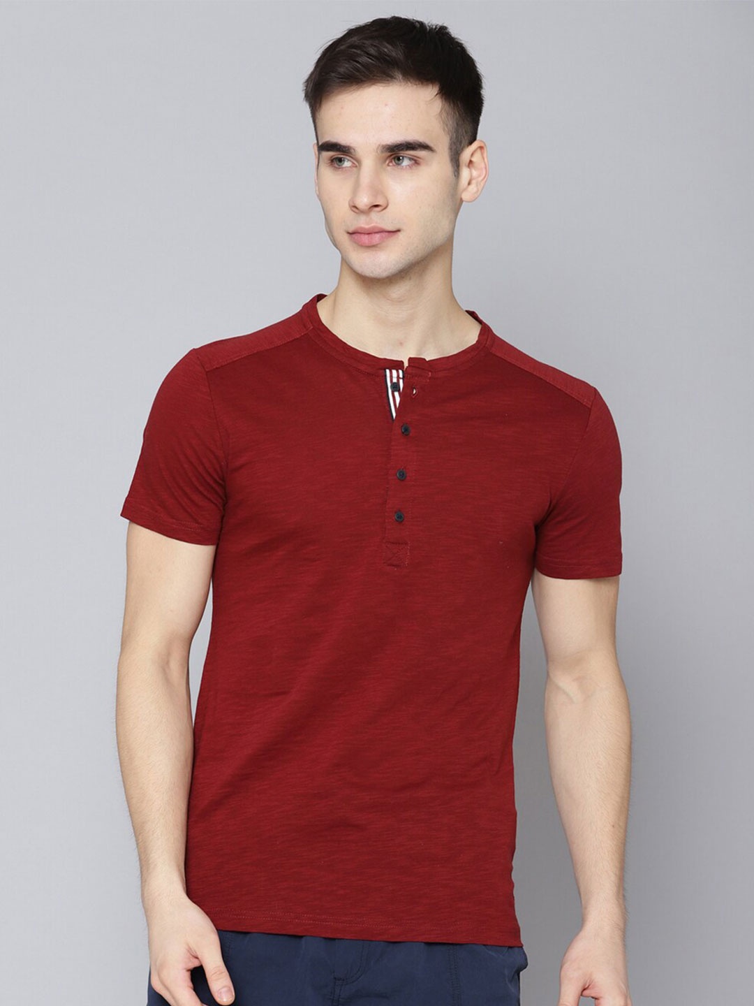 

Antony Morato Men Maroon Henley Neck Slim Fit T-shirt