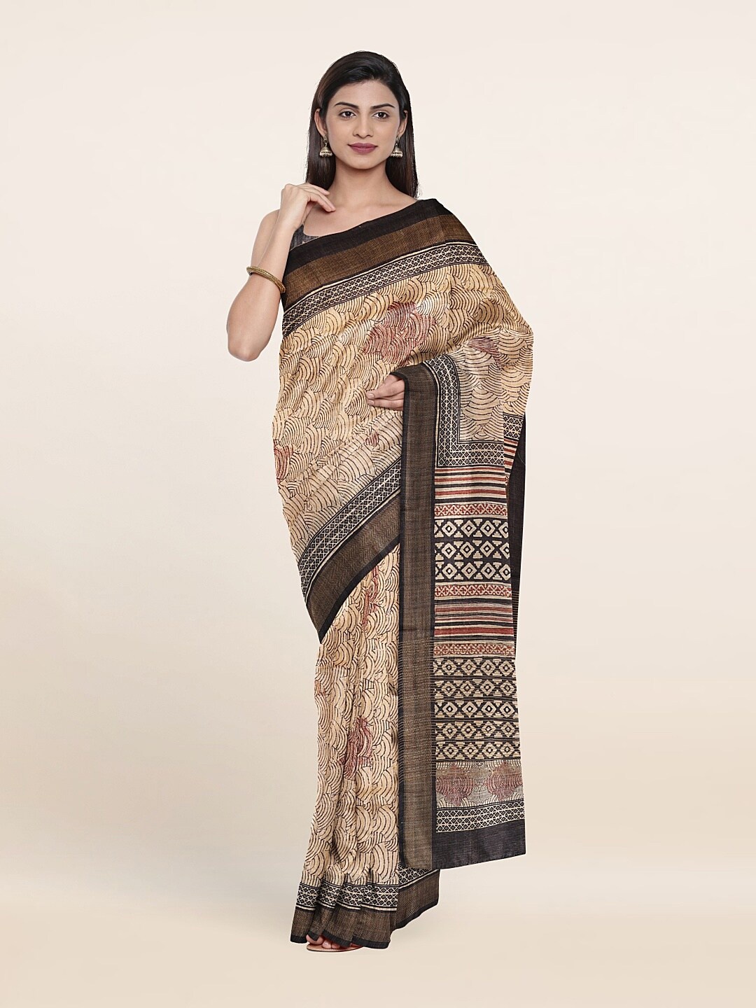 

Pothys Women Cream Sarees