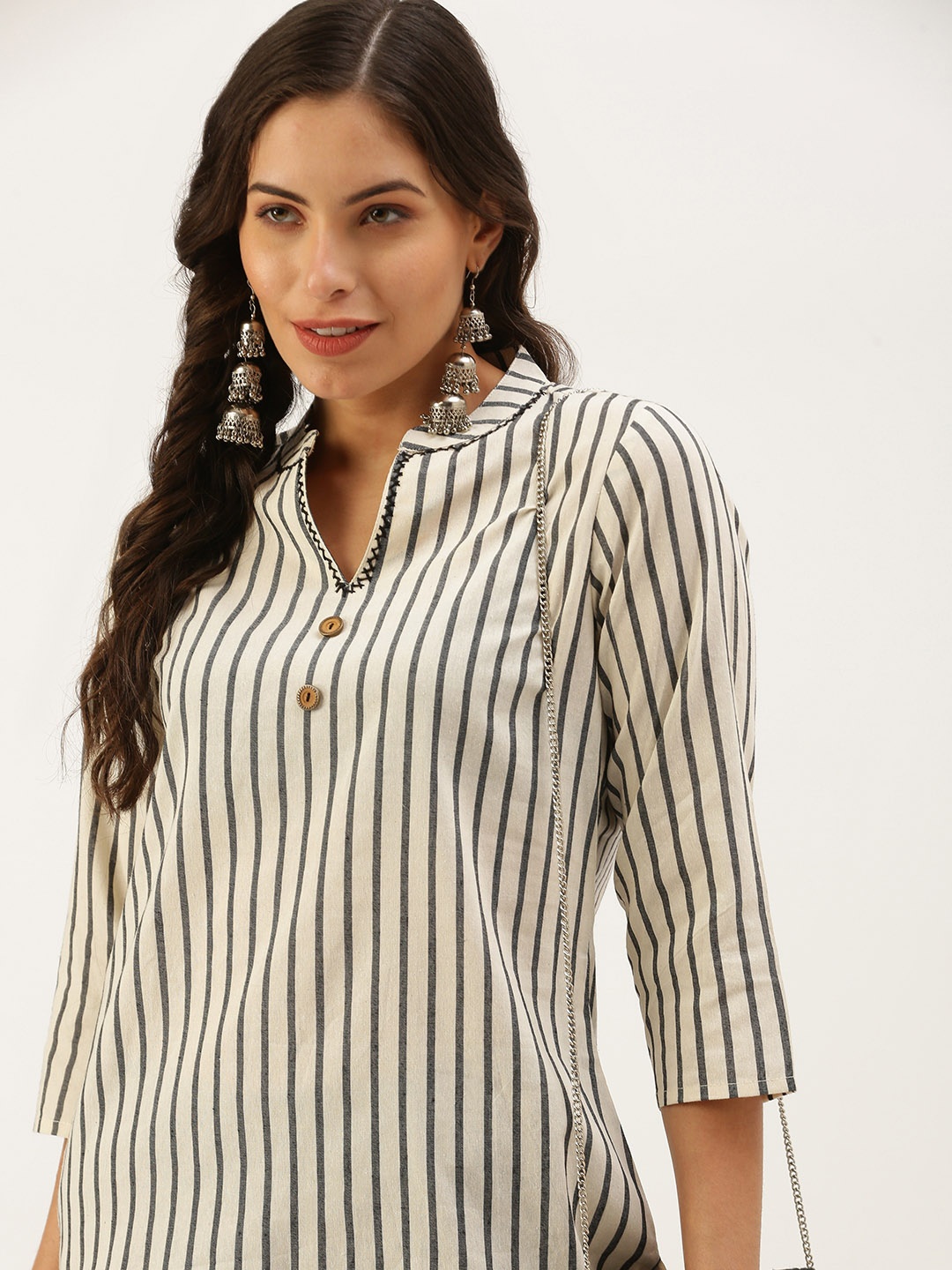 

SHOWOFF Women Off White & Black Striped Straight Kurtis