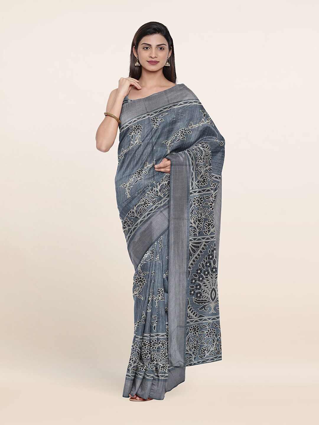 

Pothys Grey & White Floral Embroidered Saree