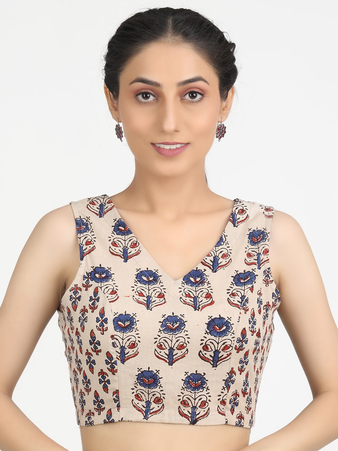 

Llajja Women Off White & Blue Printed Pre Cotton Saree Blouse