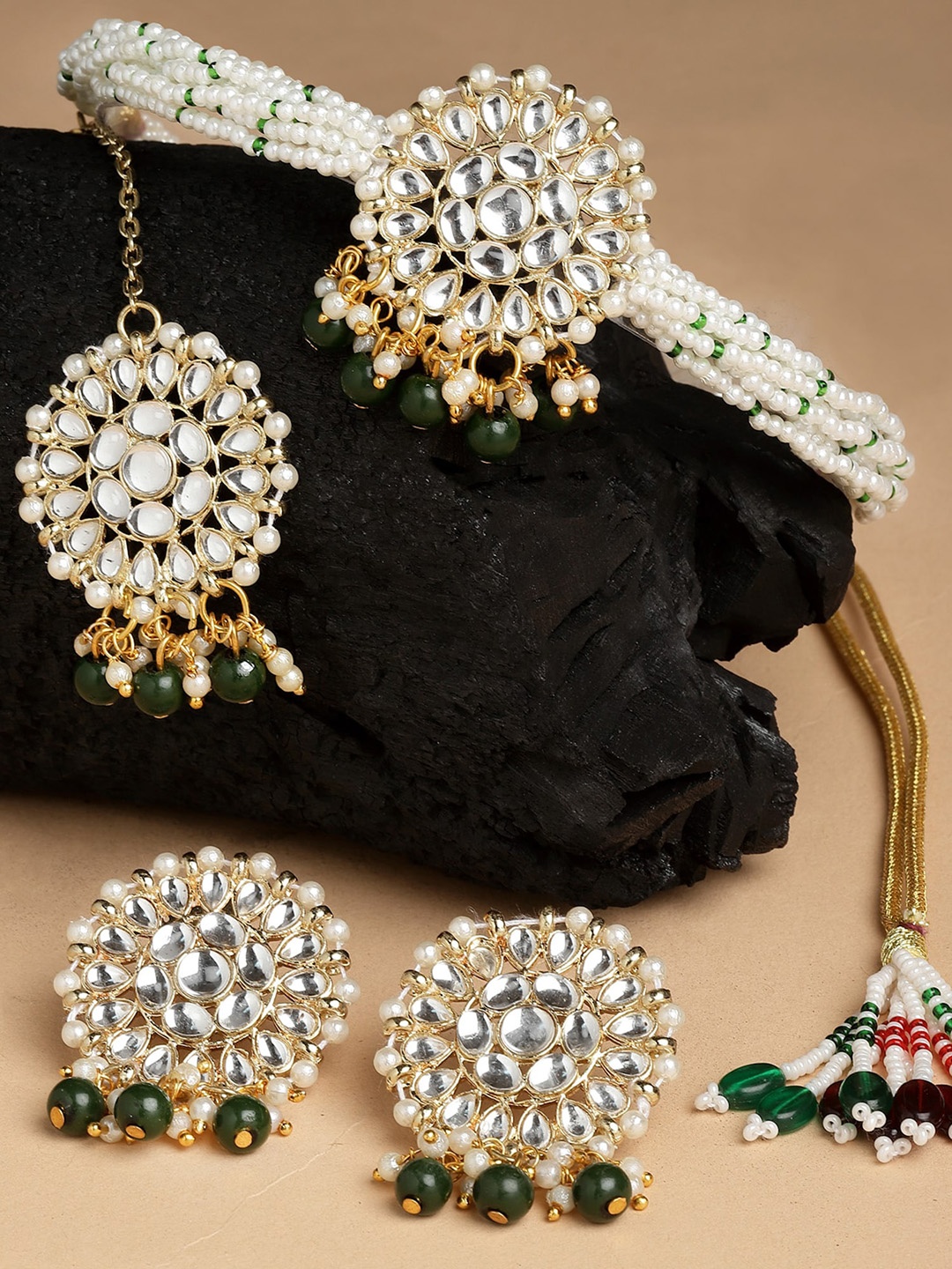 

KARATCART Gold-Plated Green Kundan Studded Jewellery Set
