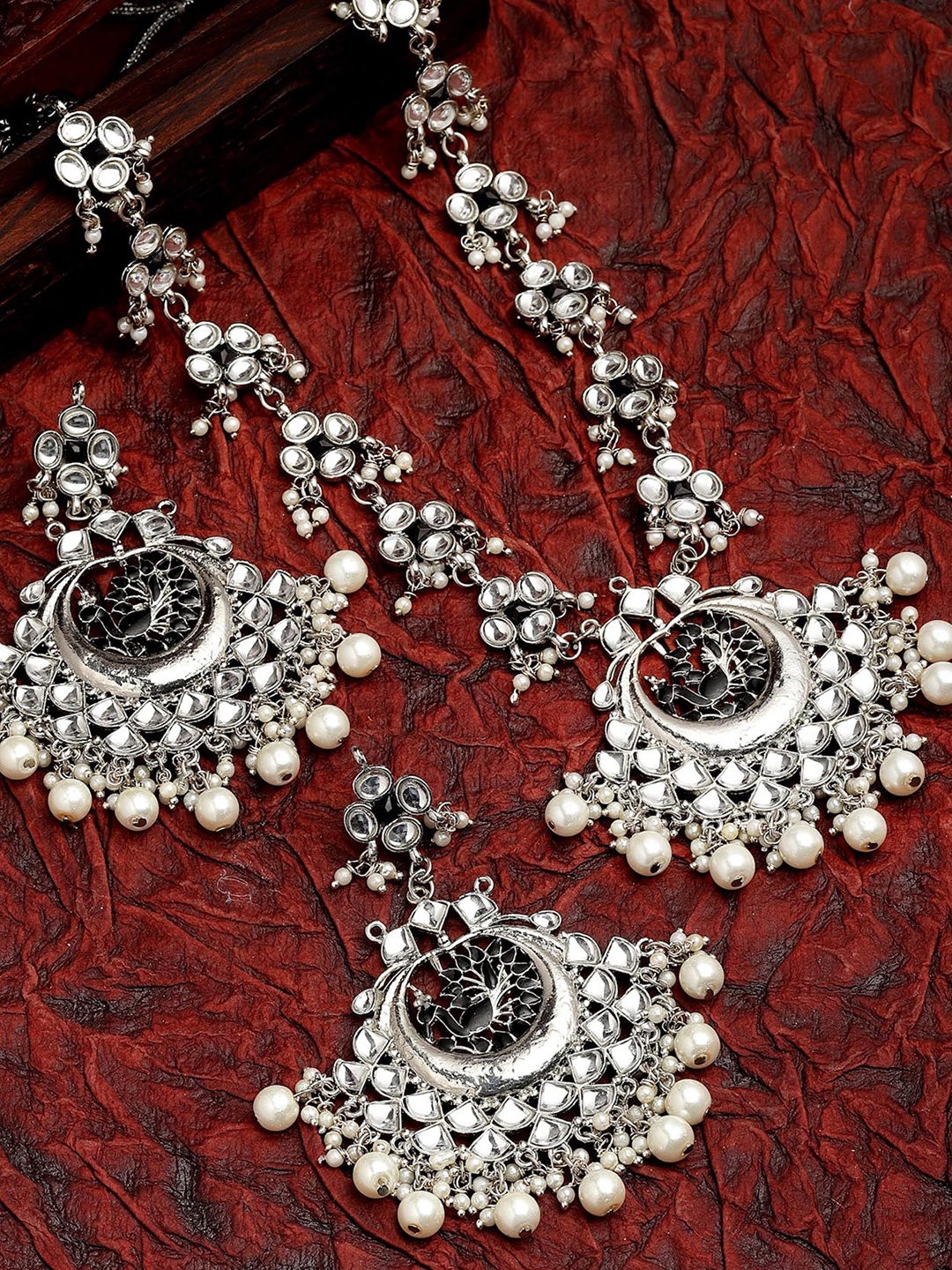 

KARATCART Silver-Plated Silver Black Peacock Shape Kundan Studded Rani Haar Jewellery Set