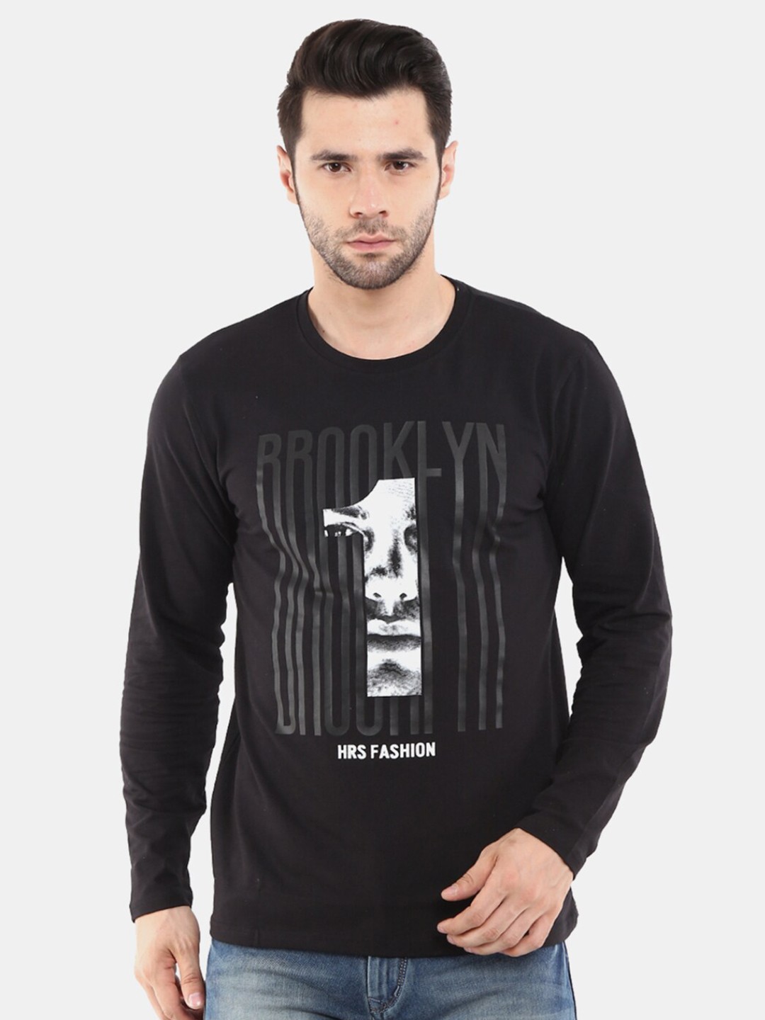 

V-Mart Men Black Printed Slim Fit T-shirt