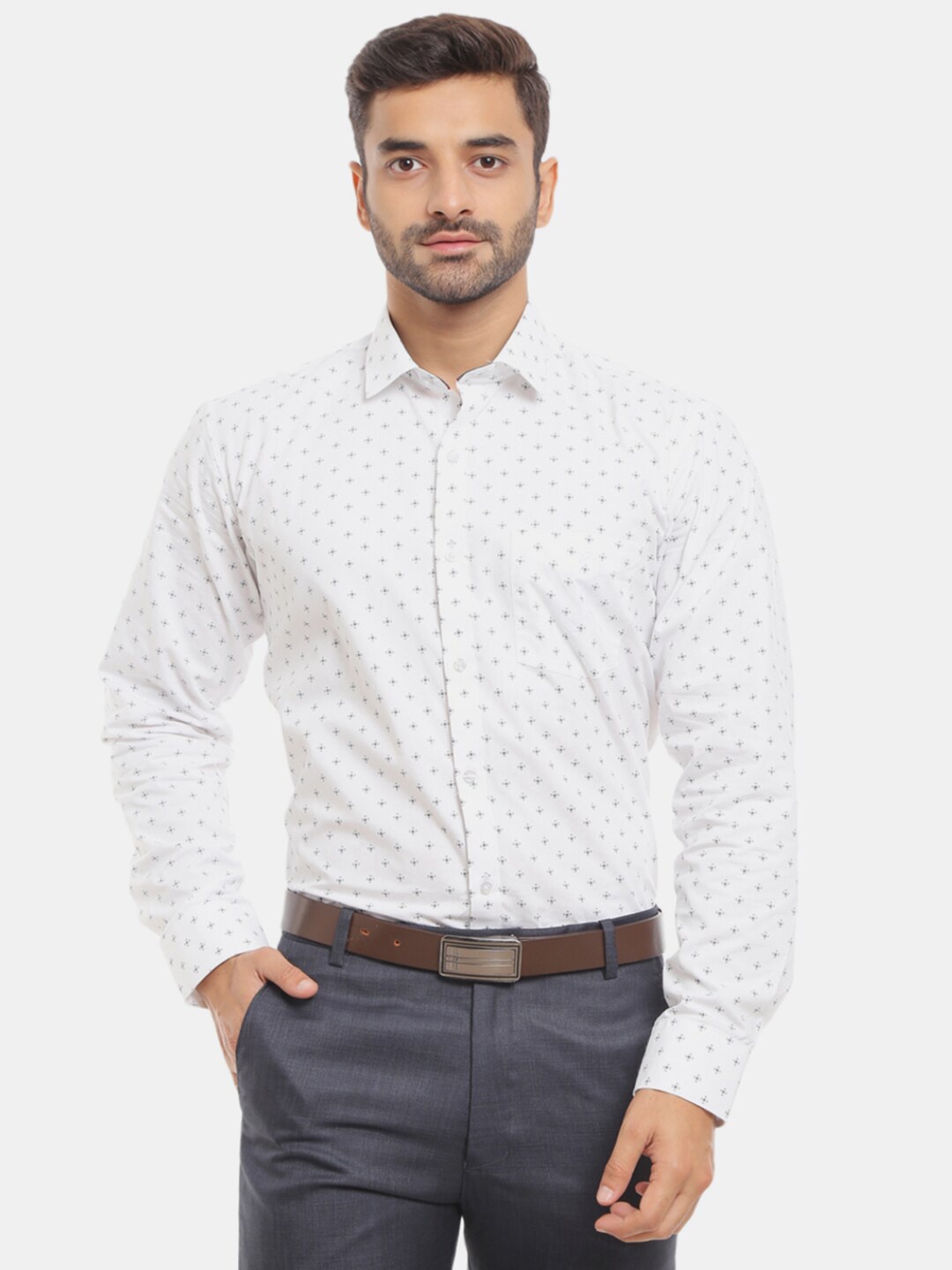 

V-Mart Men White & Blue Printed Formal Shirt