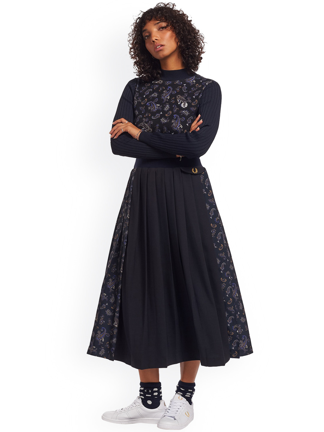 

Fred Perry Women Navy Blue Accordian Pleated Flared Skirt