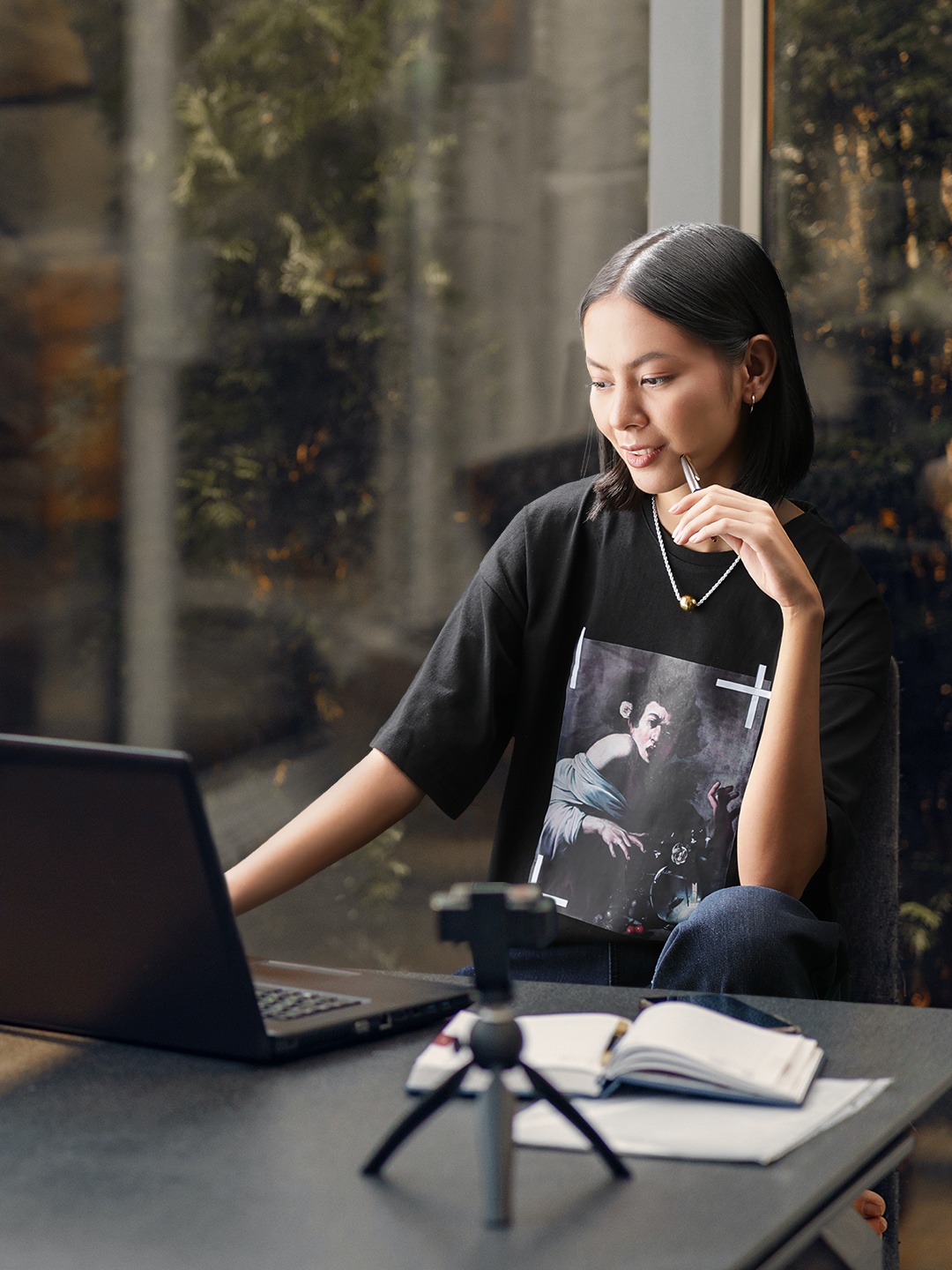 

HERSHEINBOX Women Stylish Black Graphic Nuovo Sleeves Tshirt