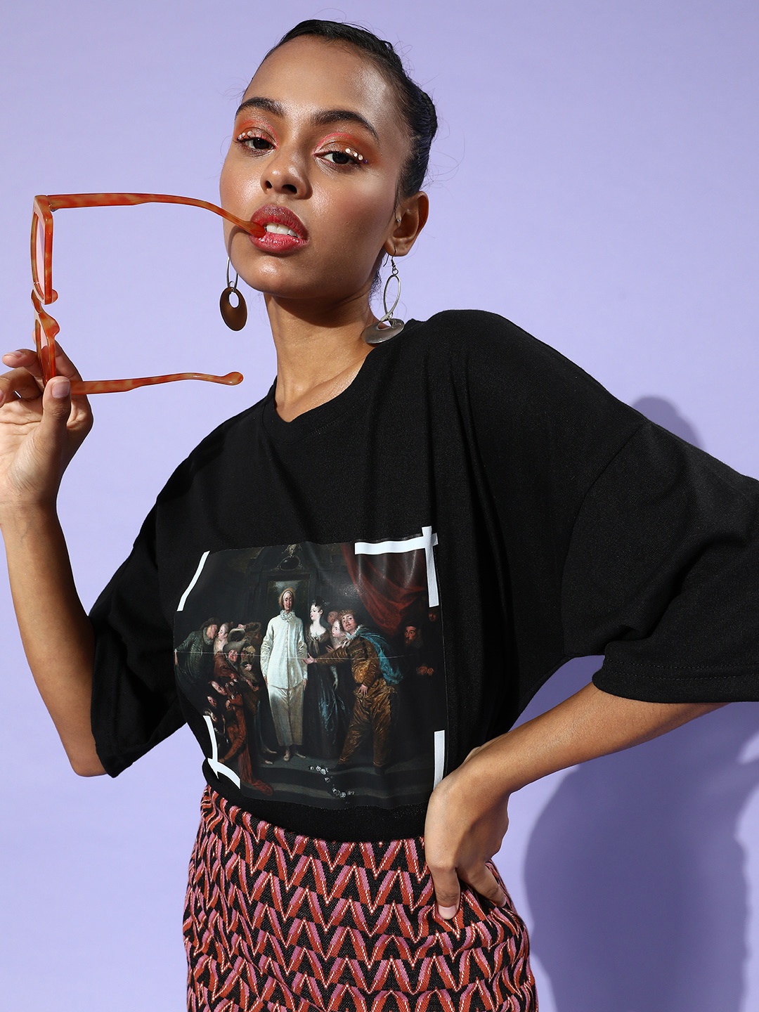 

Stylecast X Hersheinbox Women Stylish Black Graphic Nuovo Sleeves Tshirt