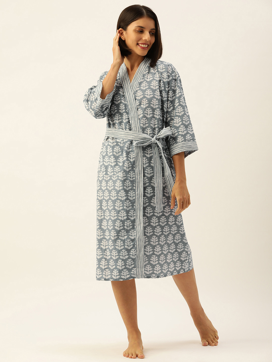 

SANSKRUTIHOMES Grey Printed Cotton Nightdress