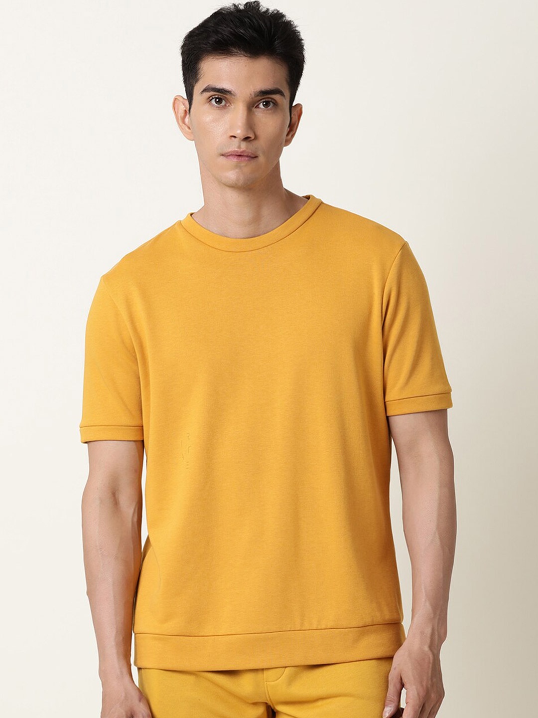 

ARTICALE Men Mustard Yellow Raw Edge Slim Fit T-shirt