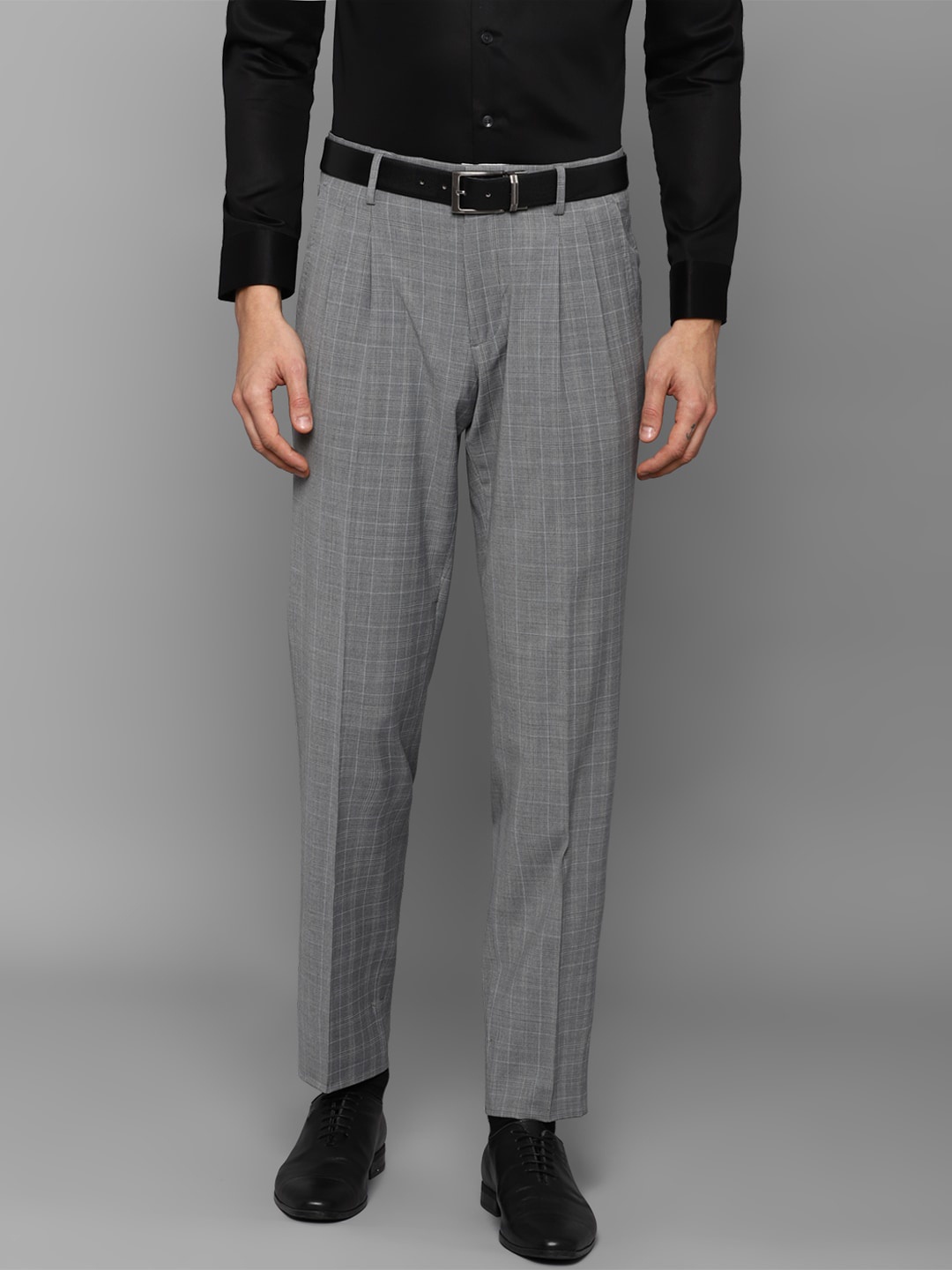 

Louis Philippe Men Grey Checked Pleated Formal Trousers