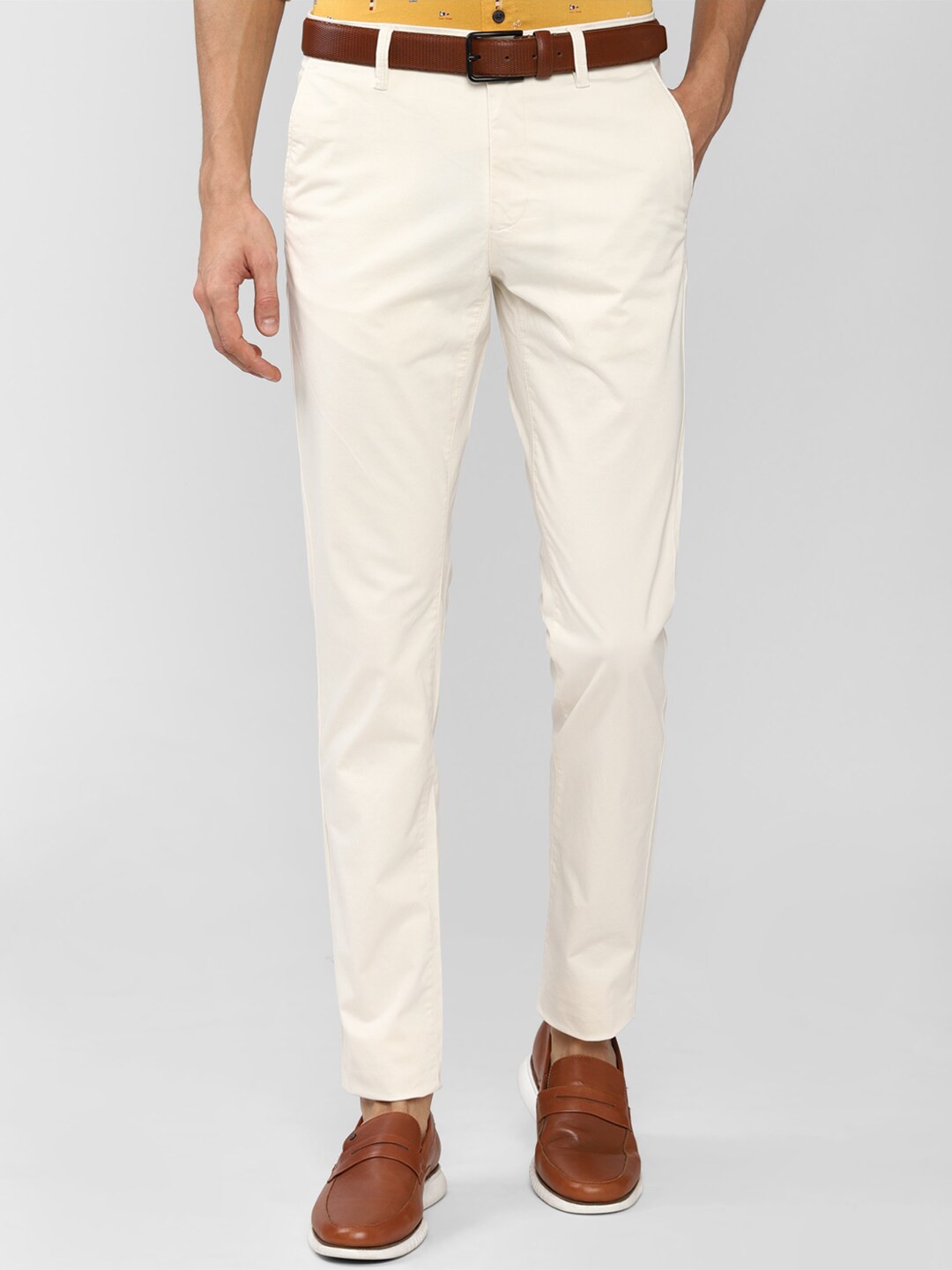 

Van Heusen Sport Men Cream-Coloured Slim Fit Trousers