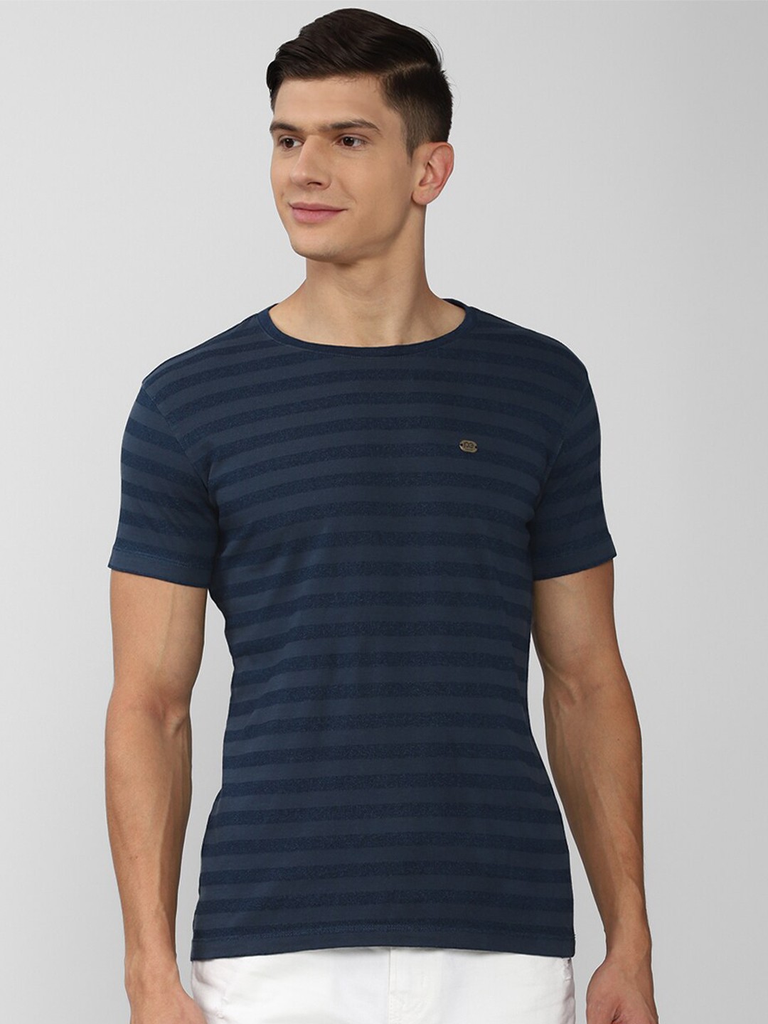 

Peter England Casuals Men Navy Blue Slim Fit T-shirt