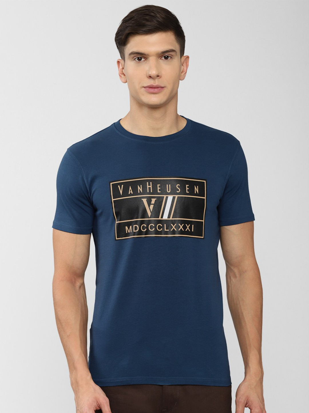 

Van Heusen Sport Men Navy Blue Typography Printed Applique T-shirt