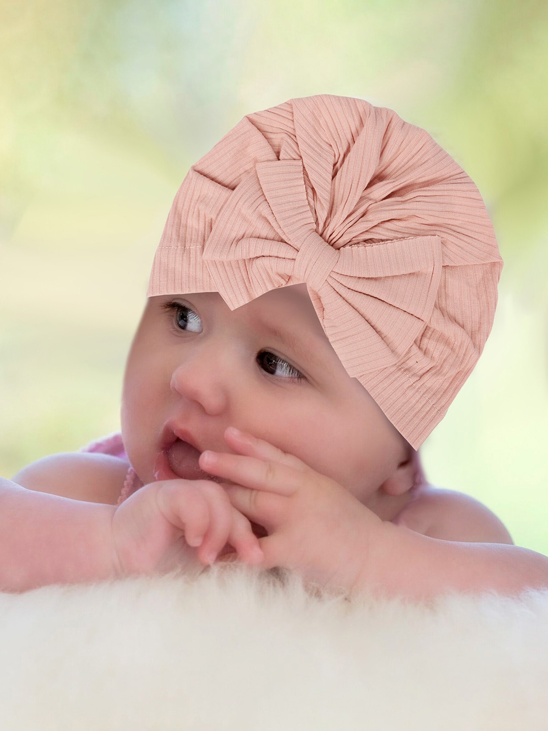 

Baby Moo Girls Peach-Coloured Beanie