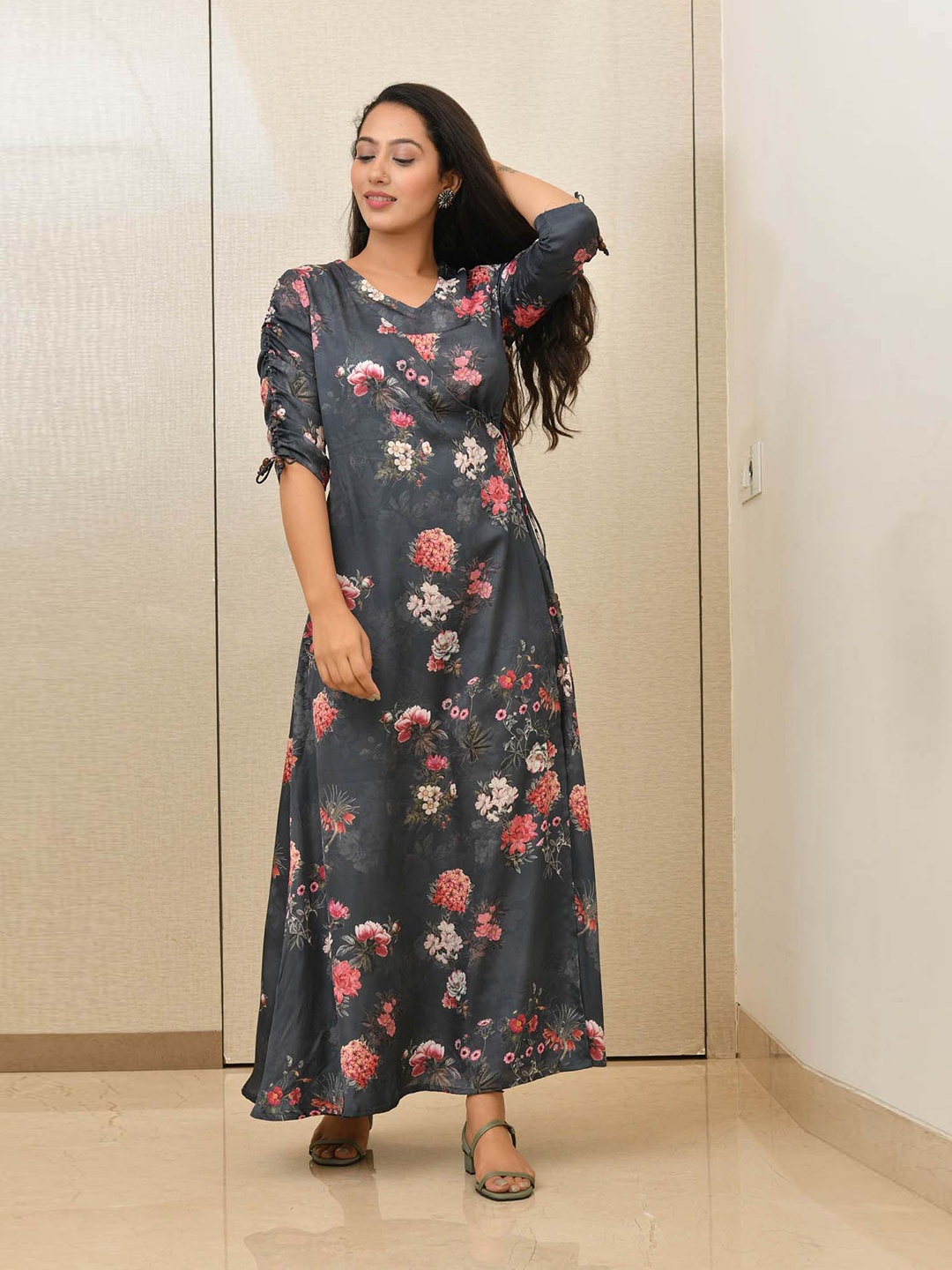 

mulmul.com Grey Floral A-Line Maxi Dress